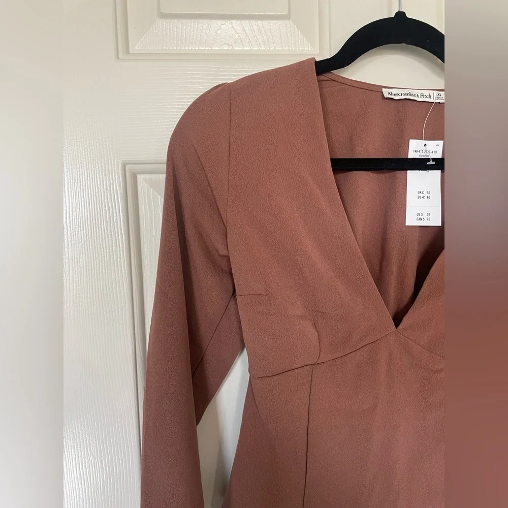 Abercrombie & Fitch V-neck cropped blouse XS - Picture 4 of 6